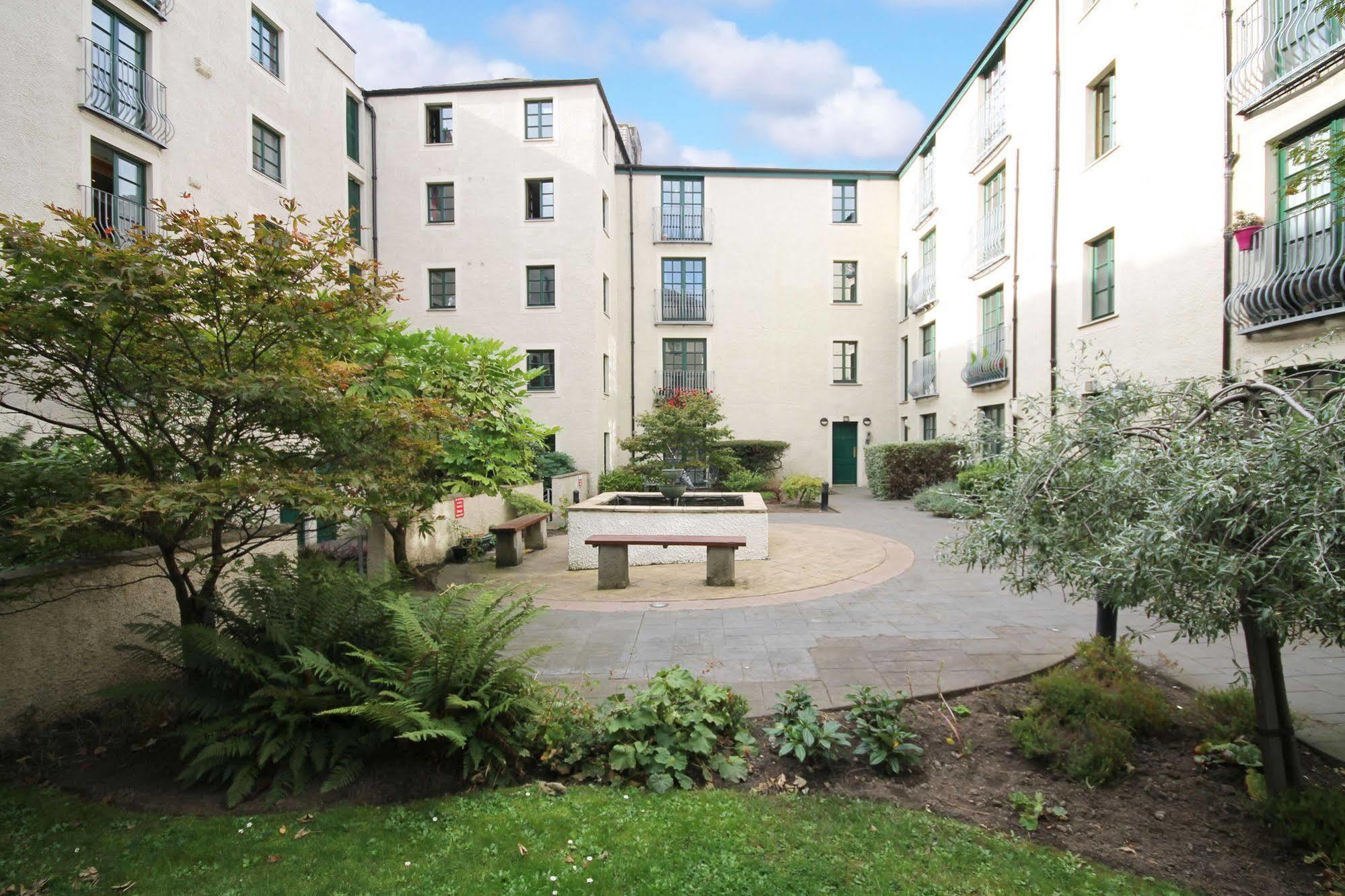 Edinburgh City Center Coady Apartment Sleeps 5 Free Car Park Space Buitenkant foto