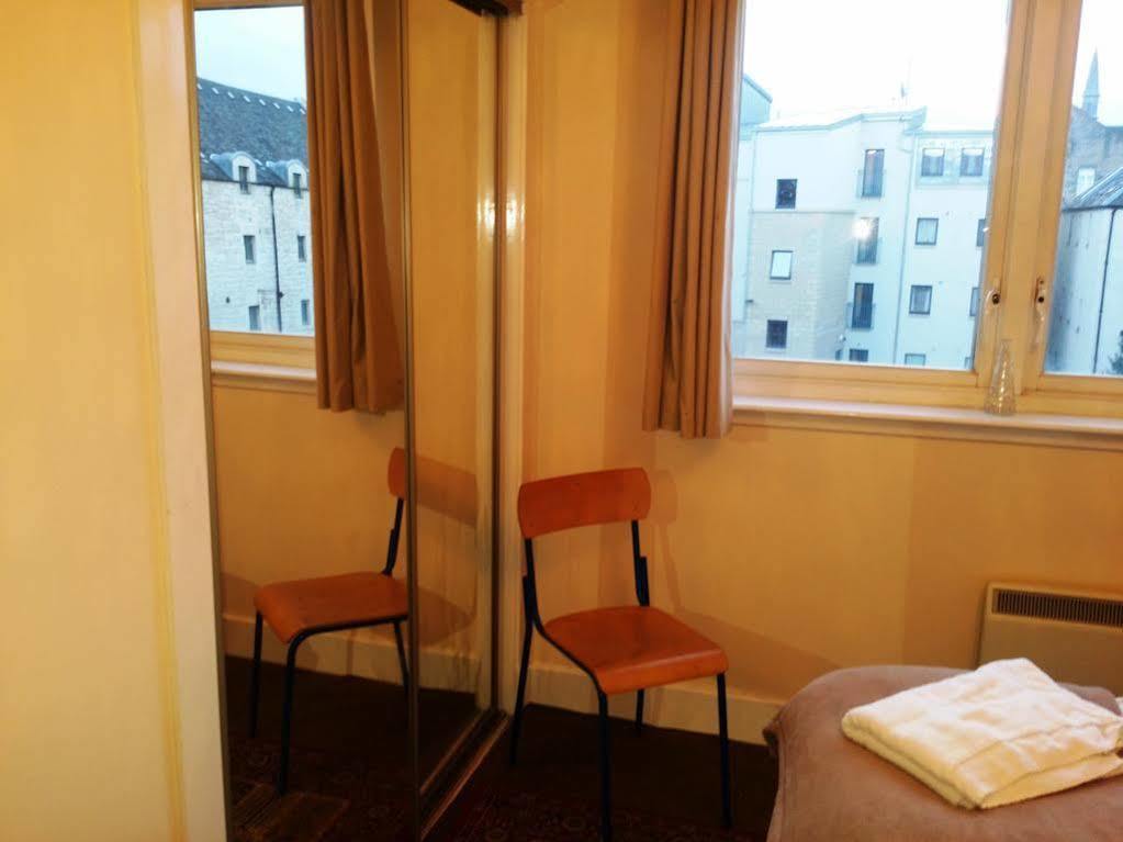 Edinburgh City Center Coady Apartment Sleeps 5 Free Car Park Space Buitenkant foto